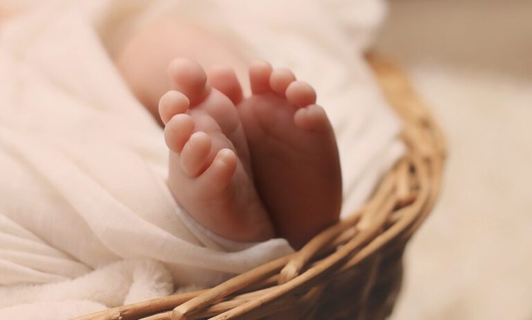 newborn-g9649985bf_1920