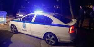 Μέγαρα: 30χρονος βρέθηκε πυροβολημένος έξω από το σπίτι του