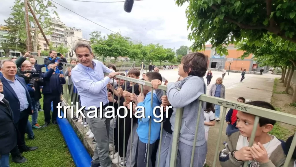 MITSOTAKIS_TRIKALA_6_MATHITES_TRIKALAOLA_11_05_2023-2048x1153