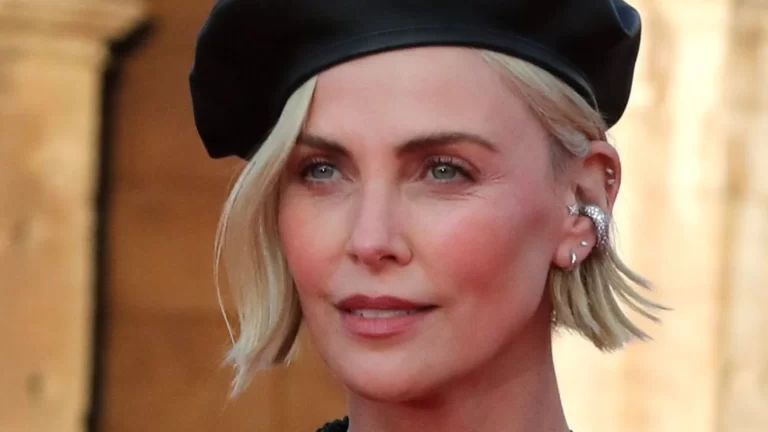 charlize-theron-dior-dress