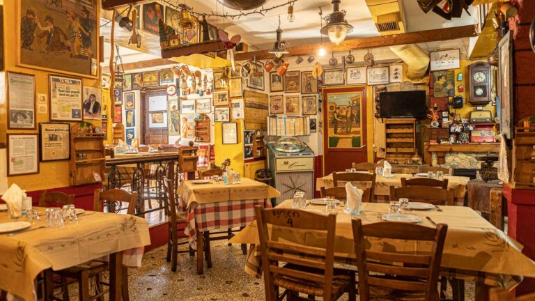 istorikes-tavernes-tis-athinas-gastronomos-16