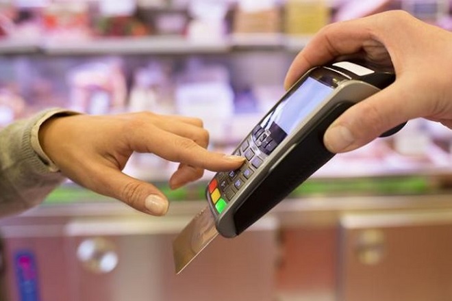 Υποχρεωτικά τα POS σε delivery, ταξί, περίπτερα και όσους δουλεύουν με μετρητά!