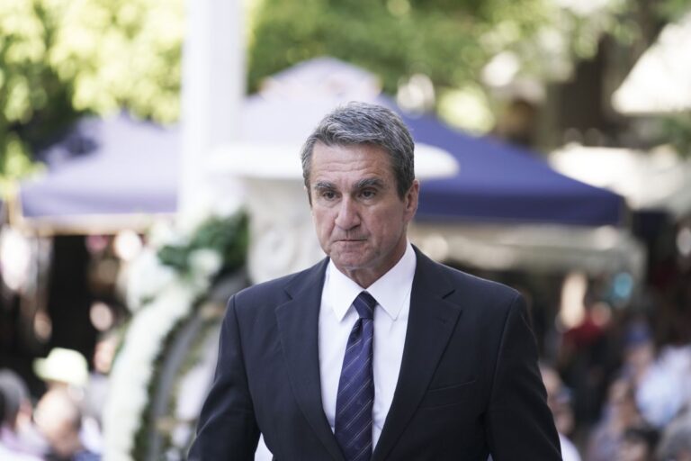 Andreas Loverdos; Antonis Livanis; funeral service; publisher; Ανδρέας Λοβέρδος; Αντώνης Λιβάνης; εκδότης; κηδεία; νεκρώσιμος ακολουθία;