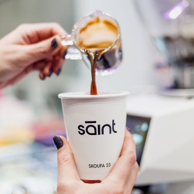 Saint: το νέο καφέ στο Κολωνάκι που ήρθε για να μας «θεραπεύσει»