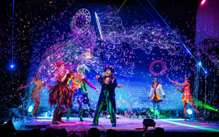 Το υποβρύχιο Bubble Show στο ΤΑΕ ΚΒΟ ΝΤΟ –  25-30 Δεκεμβρίου