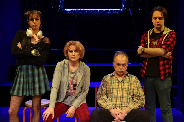 4 λεπτά και 12 δευτερόλεπτα (3)