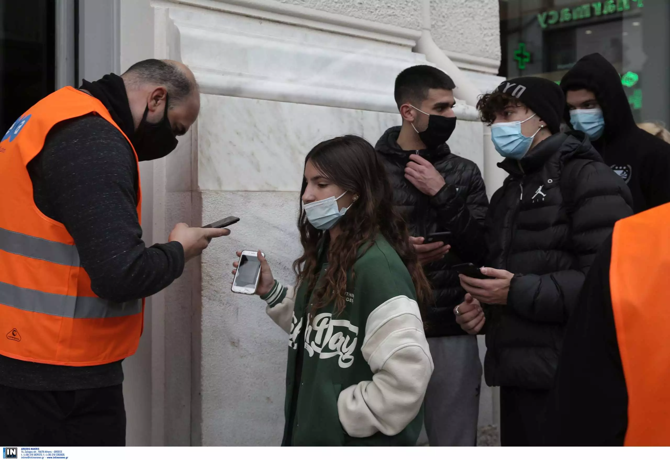 Μετά την ραγδαία αúξηση των κρουσμάτων: Αυτά είναι τα πρώτα 11 μέτρα για τον κορωνοϊó, μόλις ανακοινώθnκαν