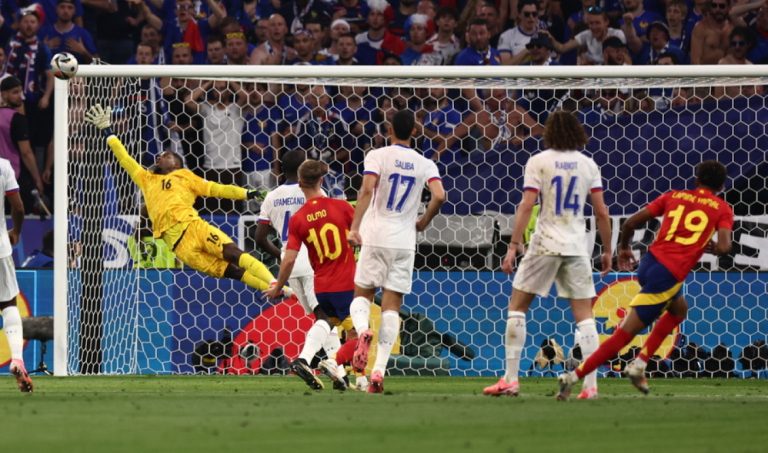 Η Ισπανία είναι στον τελικό, νίκησε με 2-1 την Γαλλία
