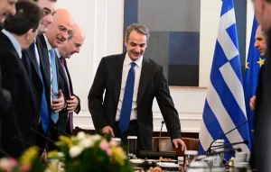 Η νέα κυβέρνηση με “τσάρο” Πιερρακάκη, νέα αποστολή Βορίδη, επιστροφή Παπασταύρου, έκπληξη στο Υποδομών, αναβάθμιση Κεφαλογιάννη και κάθοδο Κικίλια στο λιμάνι