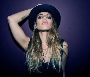 Angelika Dusk | Μουσικό ταξίδι στο Piraeus Club Academy