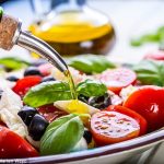 Έλληνες και μεσογειακή διατροφή: Μια περίεργη σχέση
