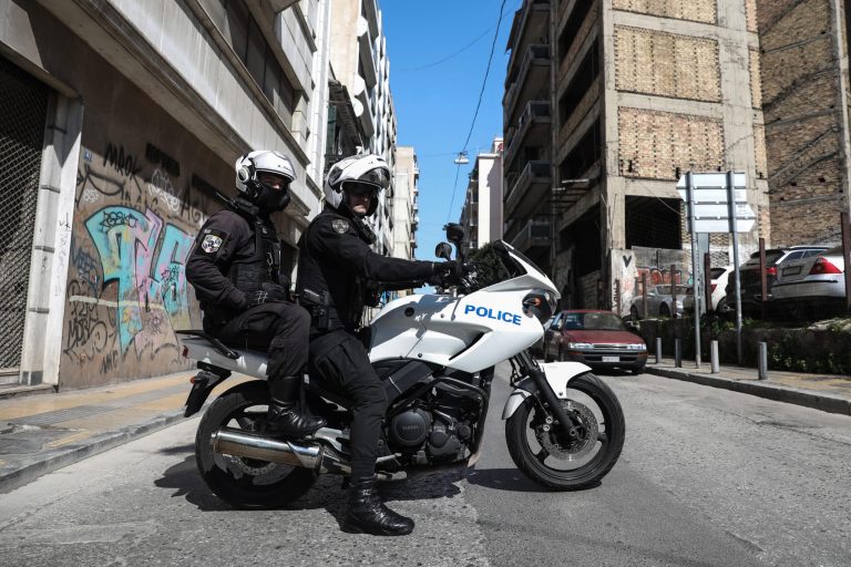Εξάρχεια: Σύριος επιχείρησε να βιάσει 22χρονη στη Σόλωνος – Περαστικοί τον ακινητοποίησαν και τον παρέδωσαν στις Αρχές