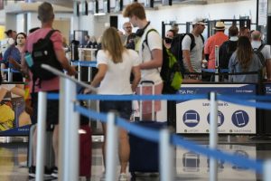 Έρχεται το «ταξιδιωτικό πάσο» – Τέλος για boarding pass και στο check in σε πτήσεις