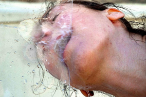 ΜΗΝ ΚΛΑΙΣ ΡΕ ΓΟΡΓΟΝΑ από την Tsopan Theatre Company στο Θέατρο ΙΣΟΝ για 4 μόνο παραστάσεις