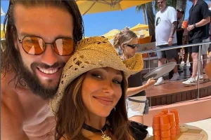 Τύφλα στη Μύκονο ο Άντι Κάρολ – Κατέληξε στο αστυνομικό τμήμα