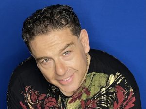 Γρηγόρης Κρητικός – «New York’s Funny Man» παραστάσεις σε Αθήνα και Πειραιά στις 4 και 17 Ιουλίου