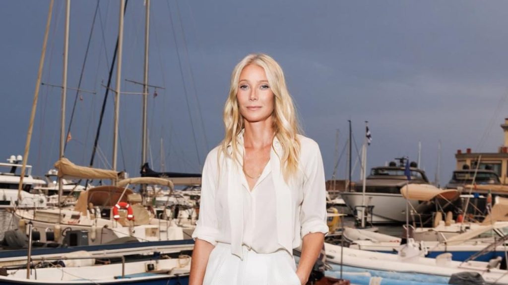 Τα σορτς μετά τα 50: Το κομψό styling της Γκουίνεθ Πάλτροου με τα παπούτσια που ψηλώνουν το πόδι