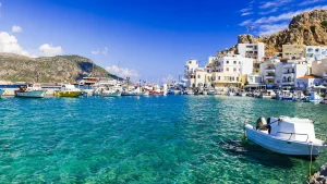 Freedom Travel: Ελληνικό νησί ανάμεσα στις 7 καλύτερες ταξιδιωτικές εμπειρίες της Ευρώπης – Γαλήνιο, αυθεντικό