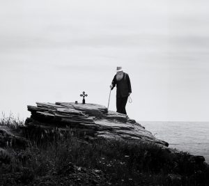 Η έκθεση φωτογραφίας του Γιάννη Γιαννάτου “Άγιον Όρος – Πέρα από το Ορατό” σε Θεσσαλονίκη και Στρασβούργο