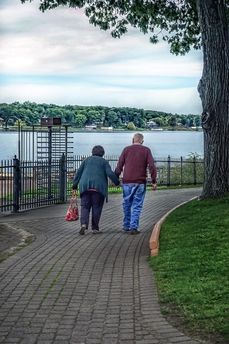 couple-4997410_1280