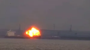 Έκρηξη σε ελληνόκτητο φορτηγό πλοίο στο λιμάνι της Βαλτιμόρης