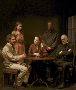 «Βρικόλακες» του Χένρικ Ίψεν στο Θέατρο RADAR | 2ος Χρόνος επιτυχίας από 26 Σεπτεμβρίου 2025