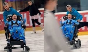 Αγγλία: Άγνωστος βοήθησε αγοράκι με εγκεφαλική παράλυση να κάνει πατινάζ – Δείτε βίντεο