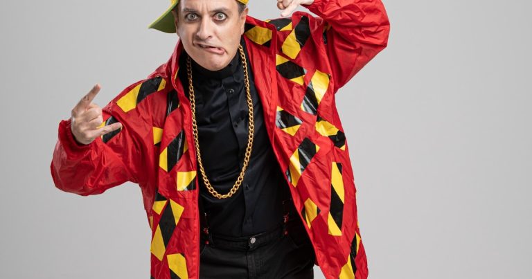 «Τα Ραδίκια Ανάποδα» στο Θέατρο “Altera Pars” από την Δευτέρα 13 Οκτωβρίου | 11ος χρόνος επιτυχίας