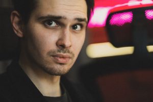 Νέοι στην Ελλάδα: Άνεργοι, χαμηλόμισθοι και… ακόμη στο πατρικό