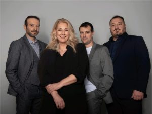 Οι ” Miroλάτρες” σε πρωτότυπο κείμενο των Φωτεινή Τσακίρη και Τάσου Γουσέτη έρχονται ξανά στο Θέατρο Αλκμήνη από τις 10 Οκτωβρίου