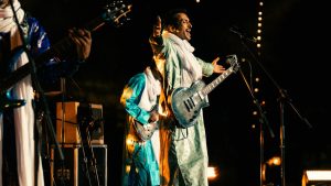 BOMBINO: O βραβευμένος Tuareg κιθαρίστας στην Αθήνα