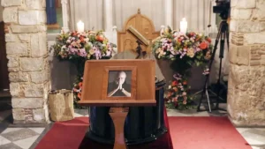 Διονύσης Σαββόπουλος: Η Ελλάδα αποχαιρετάει τον Νιόνιο της – Στη Μητρόπολη η σορός του σπουδαίου τραγουδοποιού