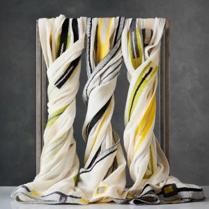 Μεταμορφώσεις • Έλενα Κυριακαράκου | Η Βιτρίνα της Κριεζώτου