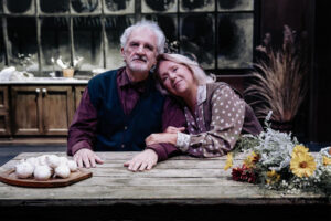 «ΠΡΙΝ ΑΝΟΙΞΟΥΜΕ ΦΤΕΡΑ» του Florian Zeller στο Ίδρυμα Μιχάλης Κακογιάννης