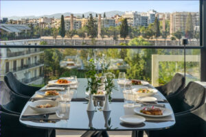 Pasithea Rooftop Bar Restaurant: Σύγχρονη ελληνική γαστρονομία σε νέα επίπεδα