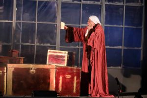 ΤΑ ΧΡΙΣΤΟΥΓΕΝΝΑ ΤΟΥ ΣΚΡΟΥΤΖ του Κάρολος Ντίκενς στο Θέατρο Πειραιώς 131