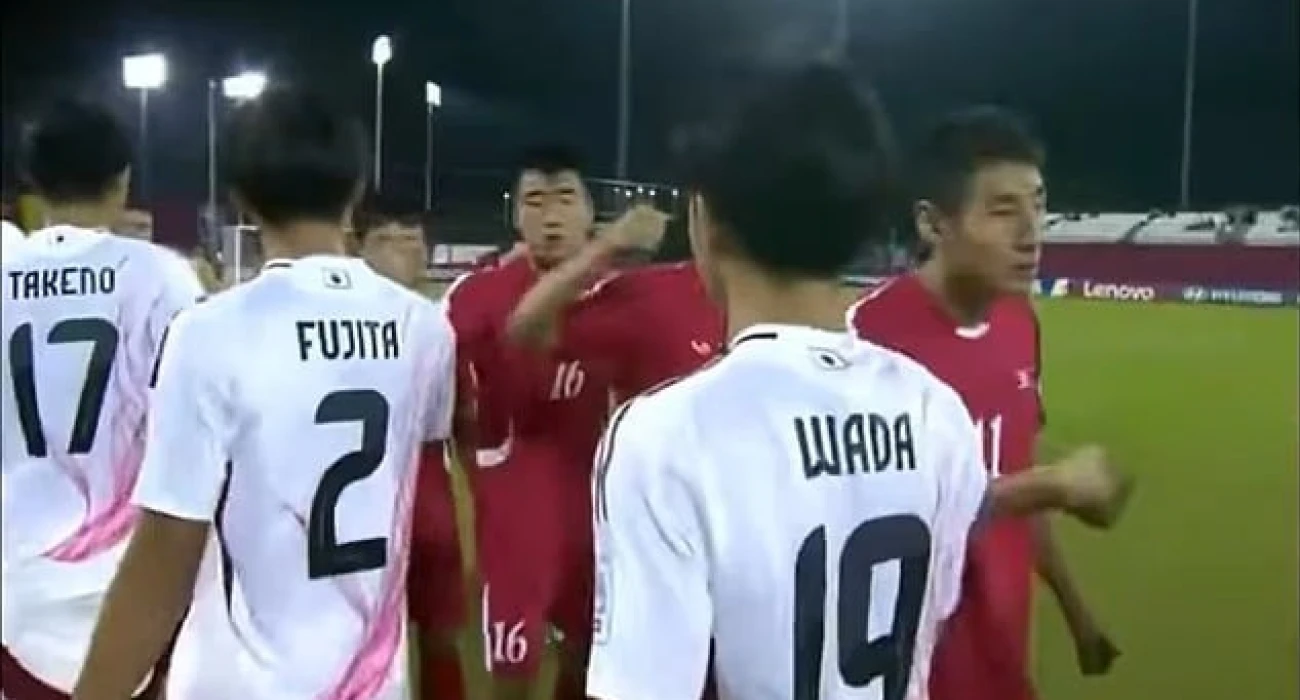 Σάλος με παίκτες της Β. Κορέας να ρίχνουν γροθιές αντί για χειραψίες σε Ιάπωνες αντιπάλους