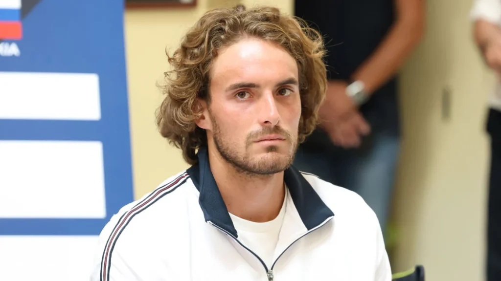 Ο Τσιτσιπάς έτρεχε με 210 χλμ. με Lotus στην Αττική Οδό: Ψηφιακό πρόστιμο στον σταρ του τένις