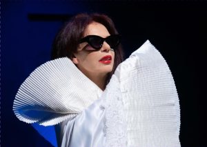 «Ο ουρανός κατακόκκινος» της Λούλας Αναγνωστάκη & «Ο δικός μου χειμώνας» της Πολύνας Ευτυχίας Γκιωνάκη