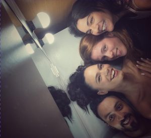 Οι “Evelyn Evelyn” έρχονται στο Θέατρο 104 – Το σκοτεινό καμπαρέ που έγινε θρύλος, τώρα επί σκηνής