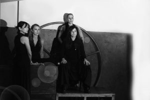 «Αντί-γονοι» – Έρχονται για 3 Πέμπτες του Ιανουαρίου στο Θέατρο Ροές