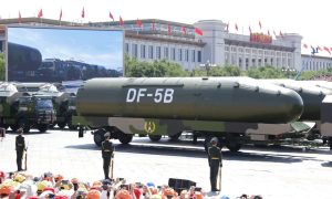 Aποκάλυψη Reuters: Σε εξοπλιστικό πυρετό η Κίνα – Τοποθέτησε 100 διηπειρωτικούς πυραύλους σε σιλό