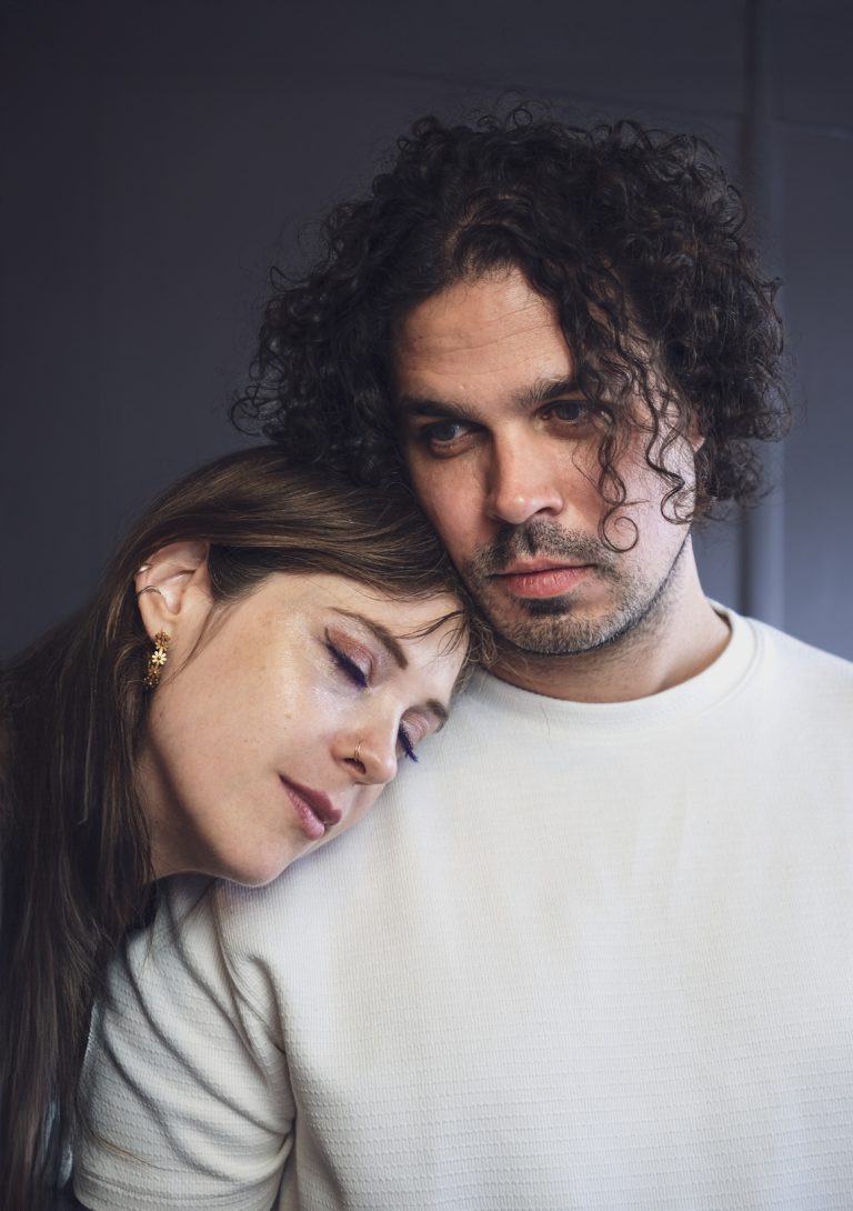 Ο Παντελής Κυραμαργιός και η  Νατάσα Φαίη Κοσμίδουστη μουσική σκηνή «Μακάρι»