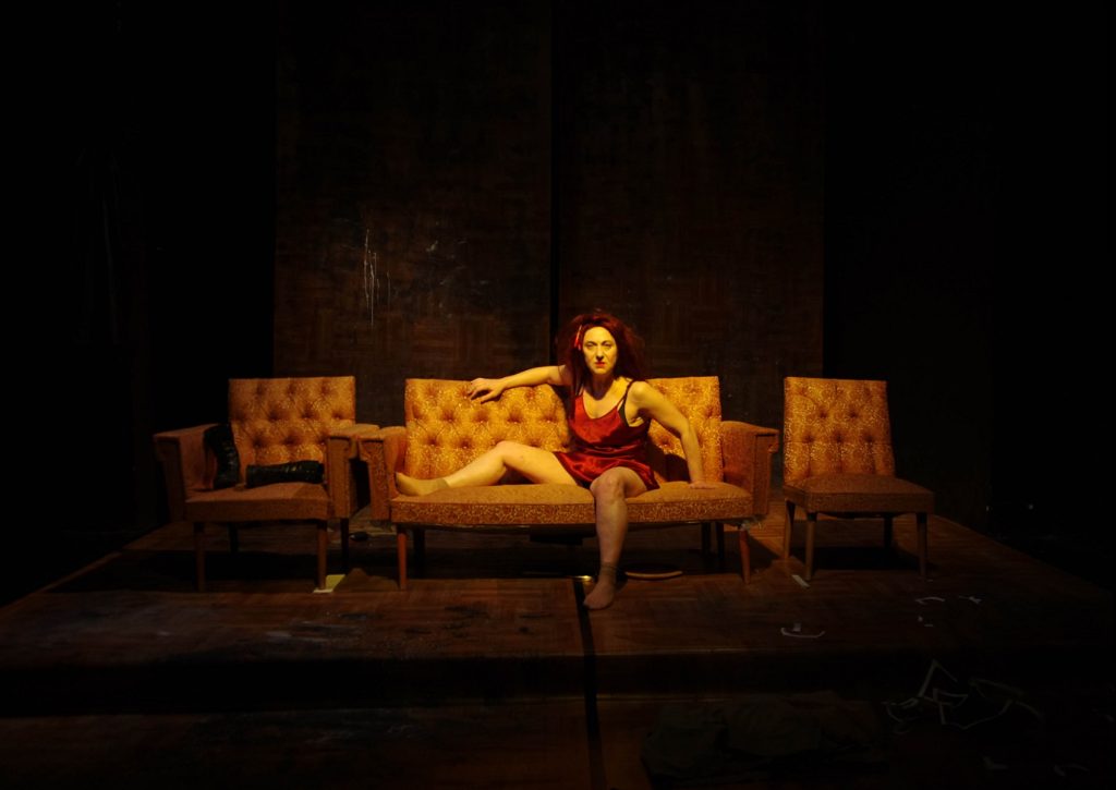 4fb8dd83-55a8-36d3-b113-8cc8a20f8875