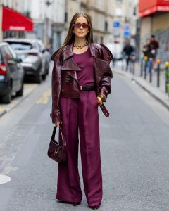 Burgundy Obsession: Κομψότητα κι ένταση στο χρώμα που ορίζει τον χειμώνα