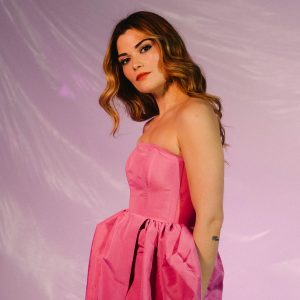 “Φεύγω Μακριά” από την Μαρία Κουτσουρλή