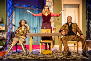 «Η Γυναίκα που μαγείρεψε τον άντρα της» της Debbie Isitt στην Αθήνα – Θέατρο Βεάκη