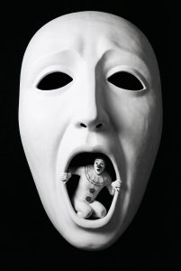 Θεατρινισμοί και φιέστες άλλων εποχών