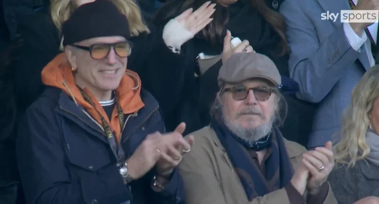 Τι κάνουν δυο σταρ του Hollywood σε αγώνα δεύτερης κατηγορίας στην Αγγλία