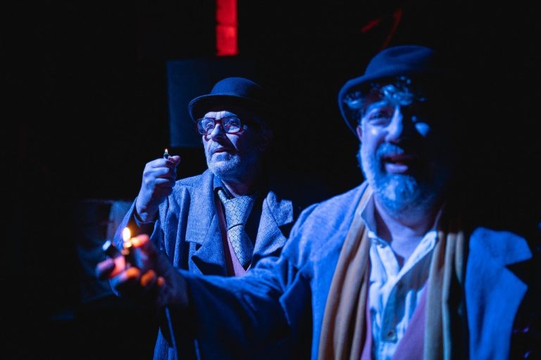 Σε παγκόσμια πρώτη το έργο KillingGodotτου Νίκολας Καζάν, ενός συγγραφέα με θεατρικό και κινηματογραφικό DNA